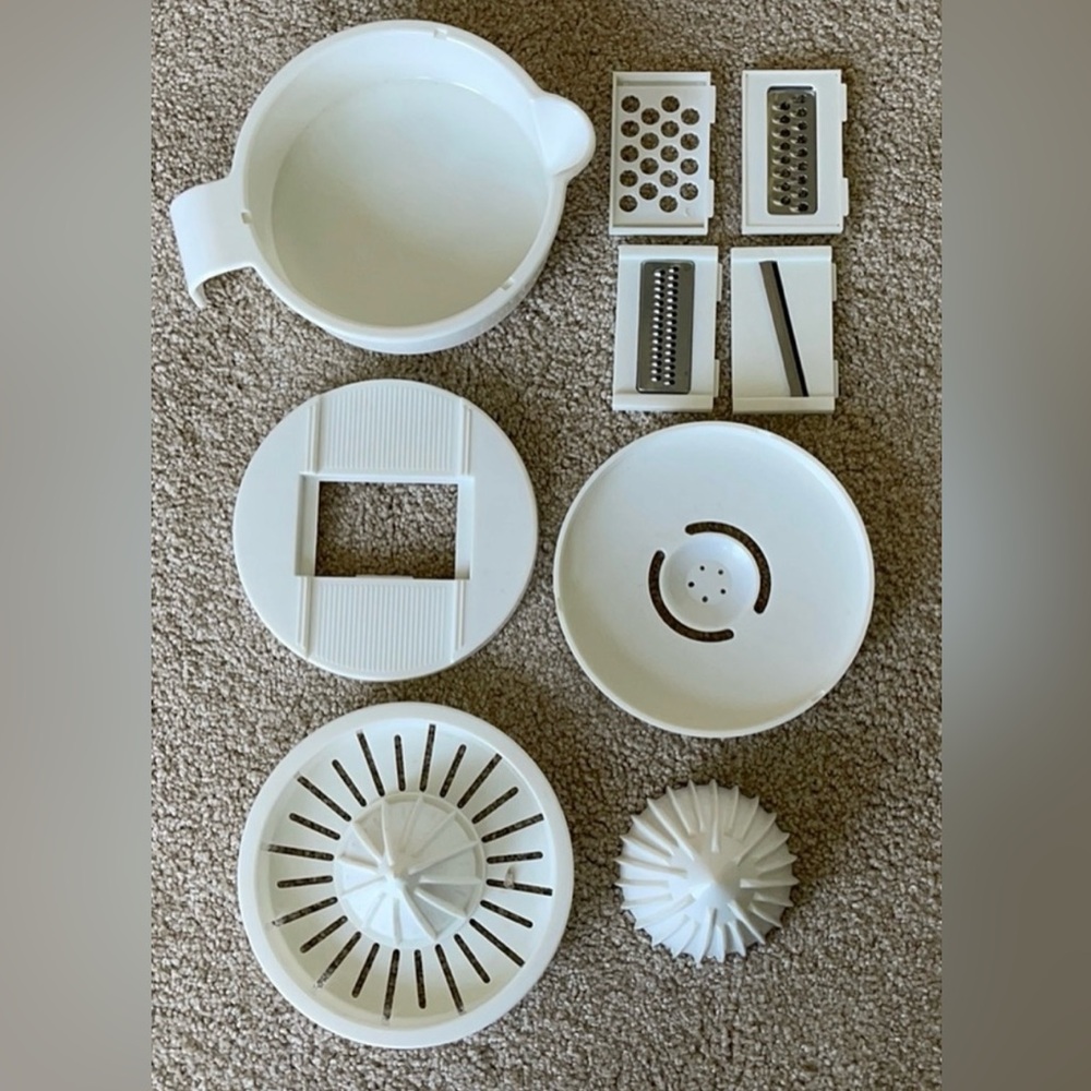 EUC All In One Multipurpose Juicer Grater Egg Separator Gadget HANDY DANDY